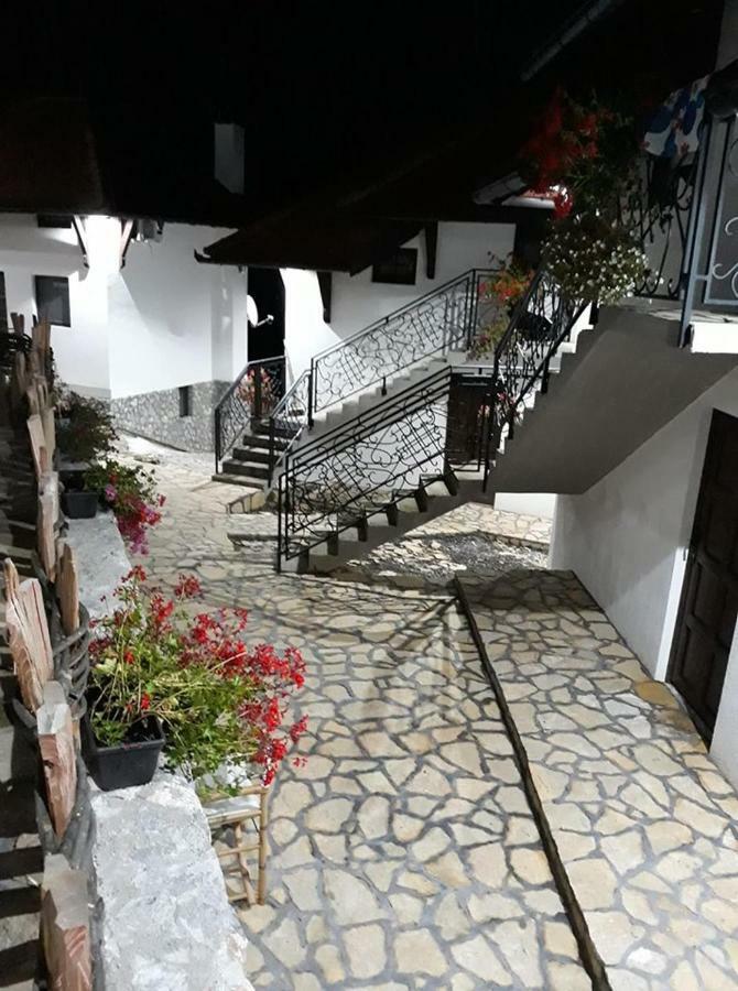 瓦列沃Etno Selo Lelic住宿加早餐旅馆 外观 照片